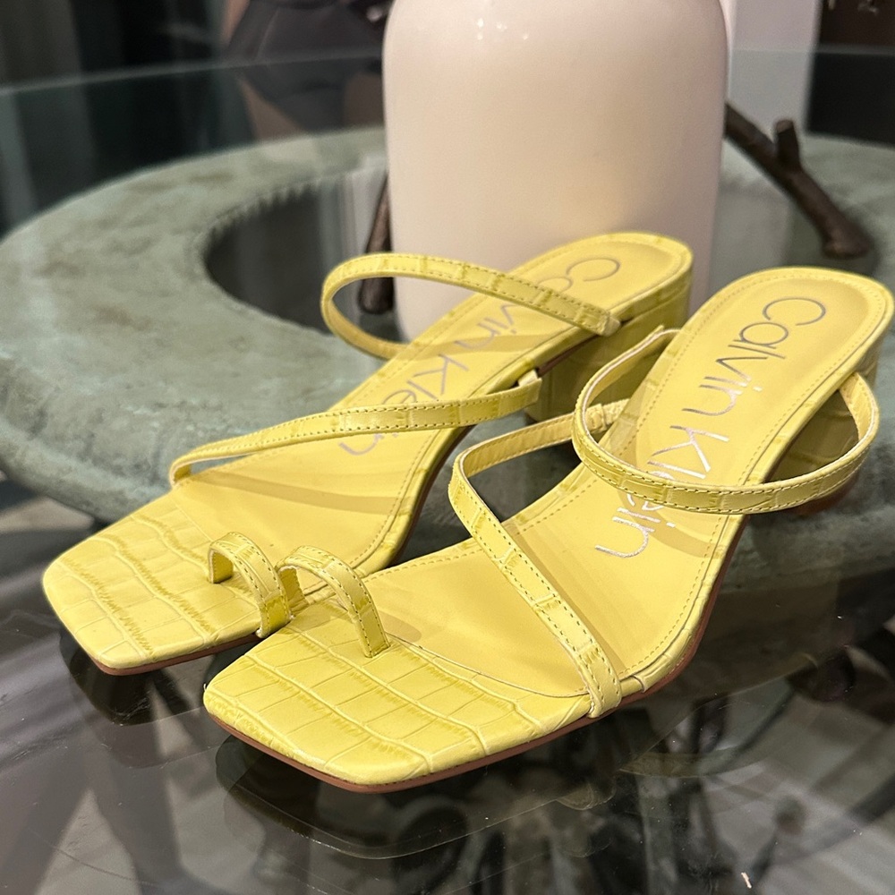 New! $99 Calvin Klein Women's Lemon Strappy Sandals Belma sz 8 1/2
